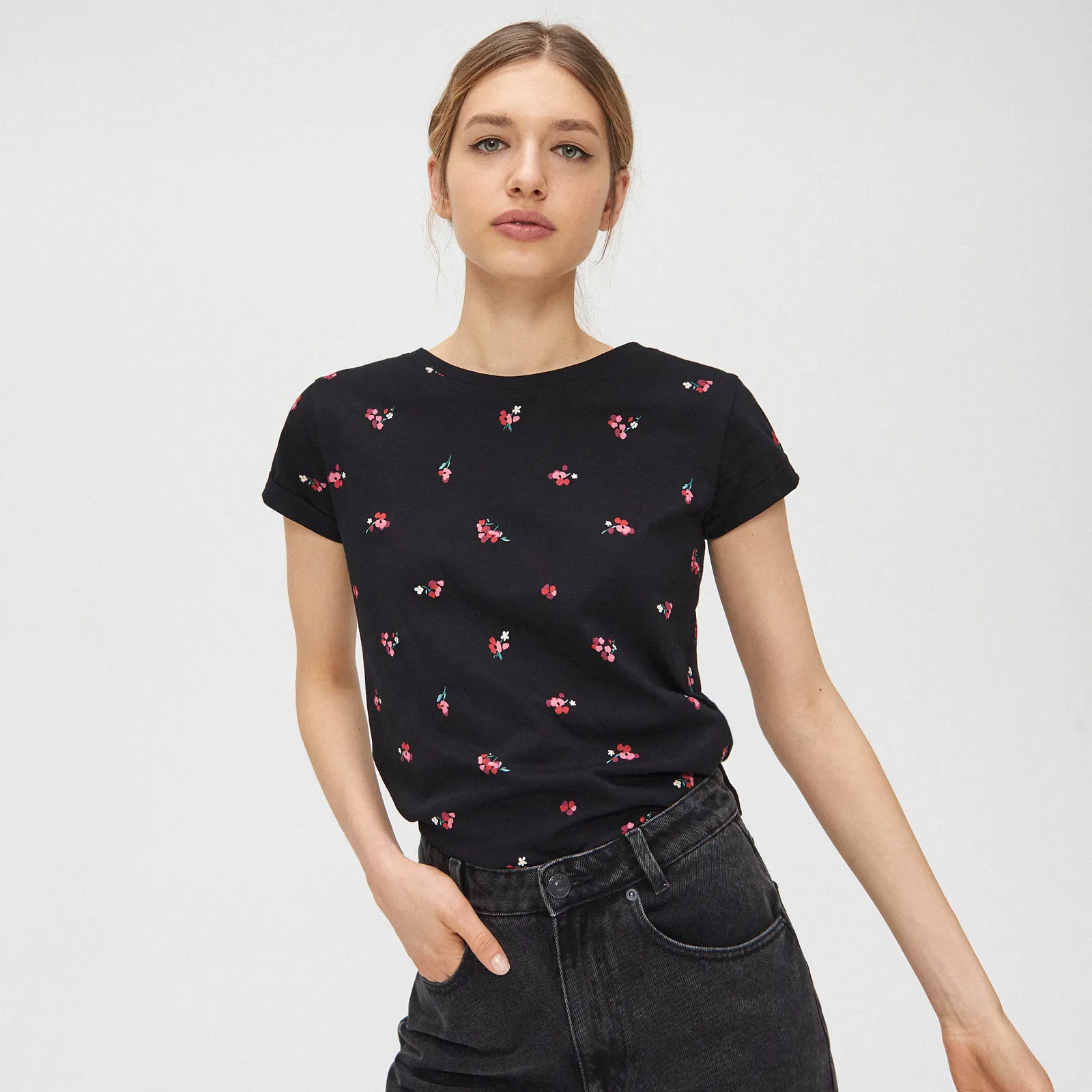 Cropp - Tricou înflorat - Gri