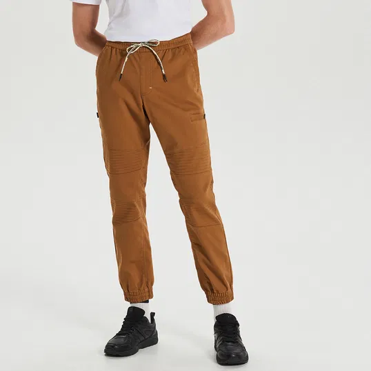 Cropp - Pantaloni jogger tip biker - Maro