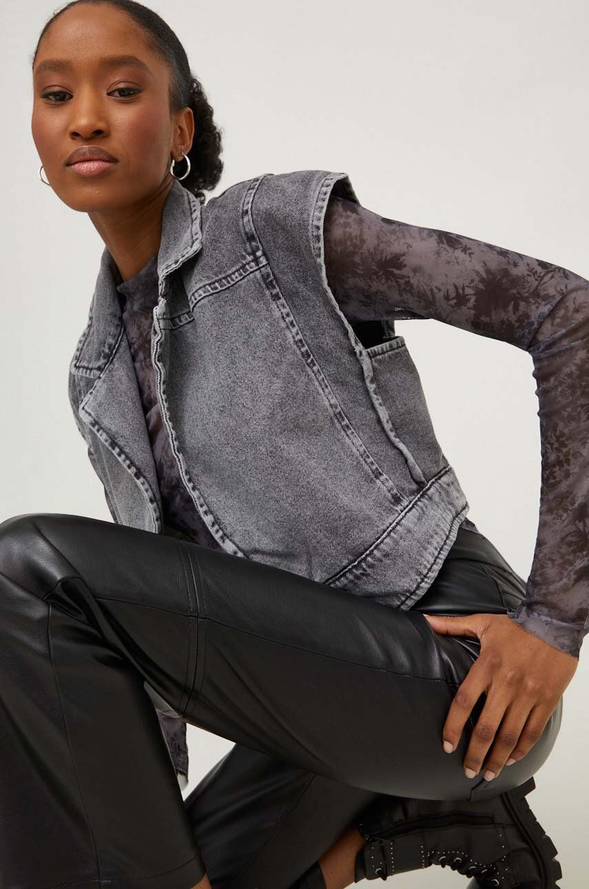 Vesta jeans shop